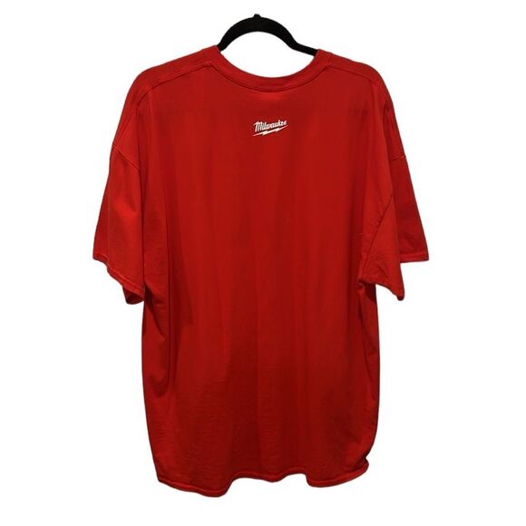 Milwaukee red 100% cotton Gildan tee shirt size 2XL - Picture 2 of 4